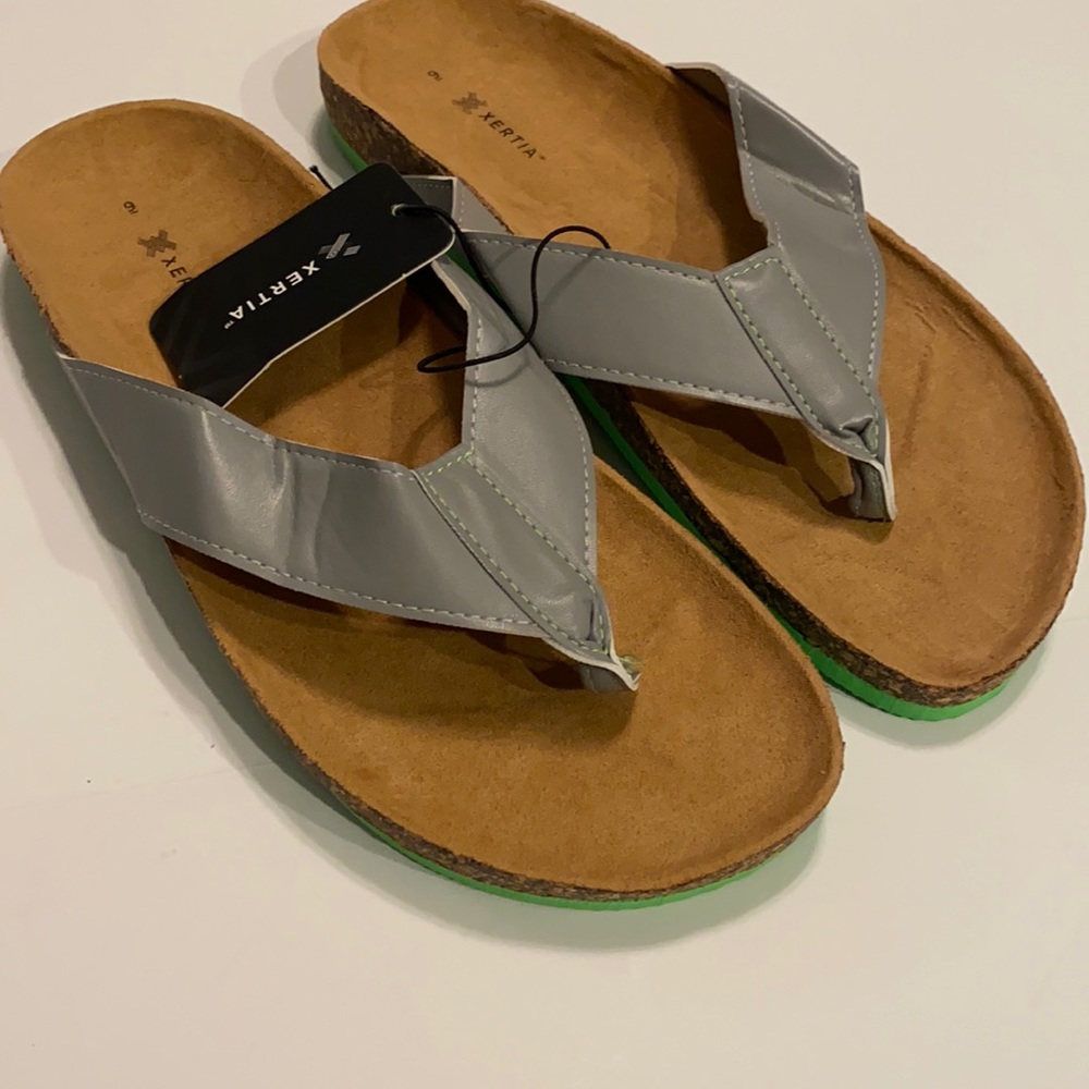 Xertia Men’s SZ 9 Thong Flip Flops Summer Sandals New